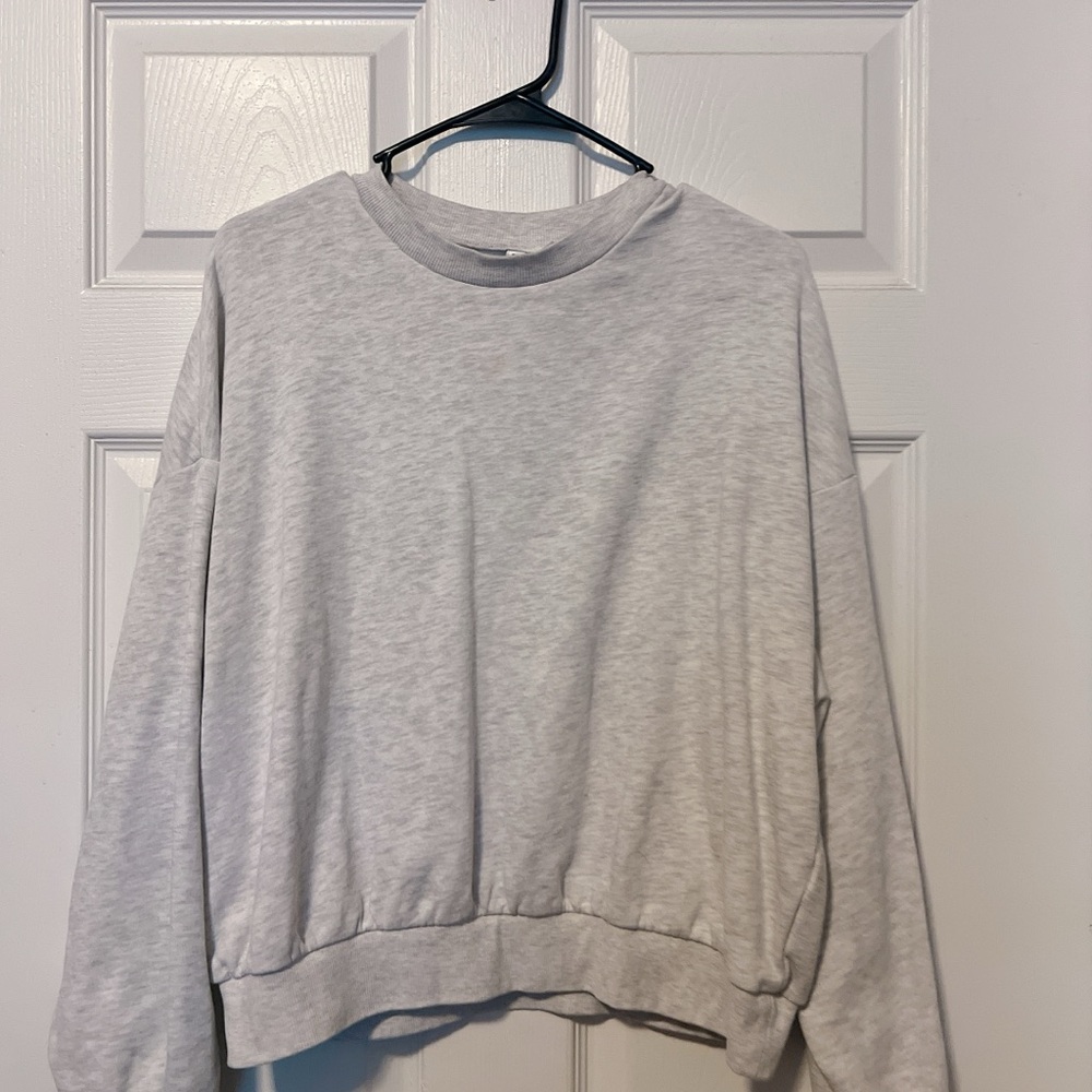 H&M Light Gray Ribbed Collar Top